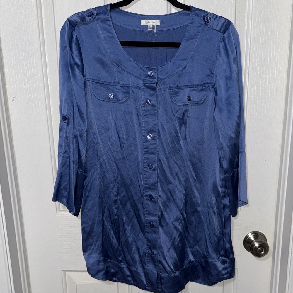Tyler Boe 100% silk Blue Button-Up Women's Top